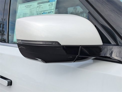 New 2025 INFINITI QX80 Sensory image 10