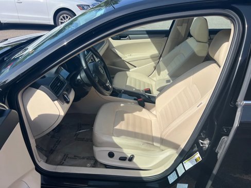 Used 2015 Volkswagen Passat 1.8T Sport image 9