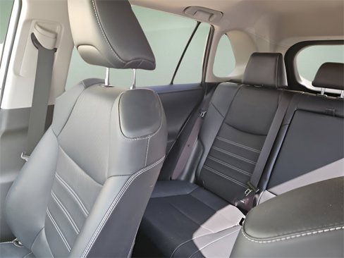 Used 2019 Toyota RAV4 Limited image 6