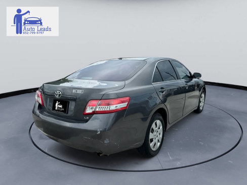 Used 2011 Toyota Camry LE image 6
