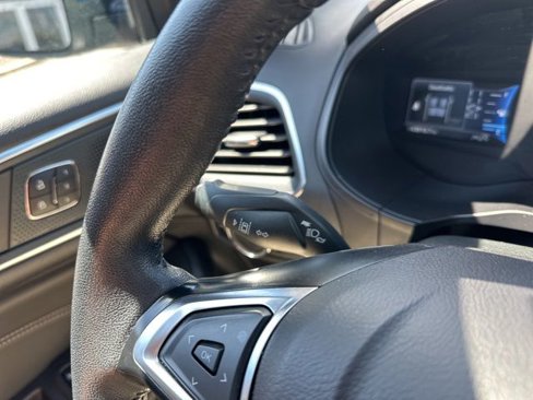 Used 2024 Ford Edge Titanium image 42