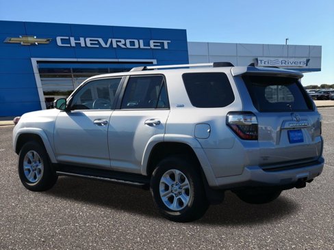 Used 2024 Toyota 4Runner SR5 image 3