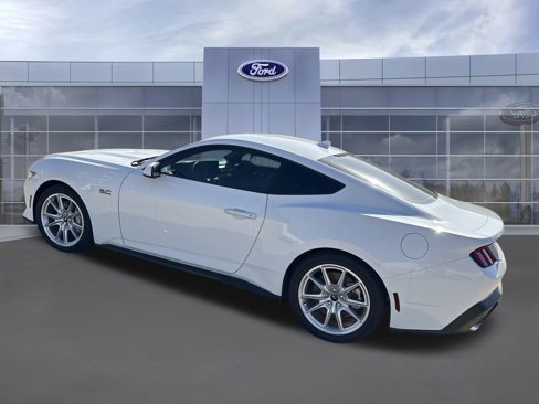 Used 2024 Ford Mustang GT Premium image 3