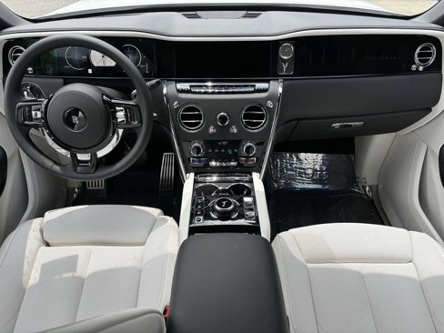 New 2025 Rolls-Royce Cullinan image 4