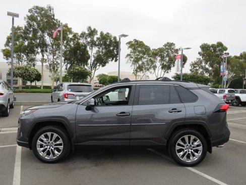 Certified 2025 Toyota RAV4 XLE Premium image 7