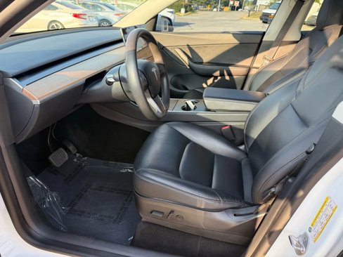 Used 2020 Tesla Model Y Long Range image 14