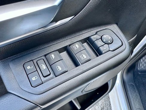 New 2026 RAM 1500 4x4 Crew Cab image 15