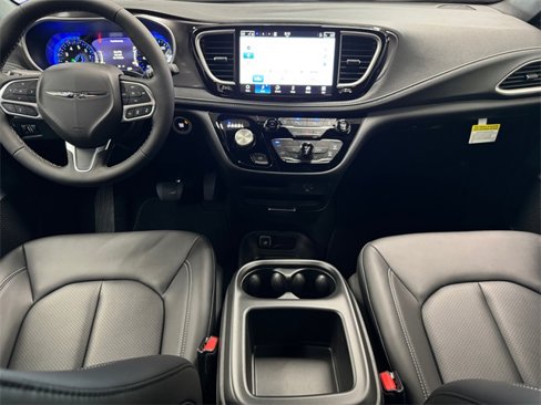 New 2026 Chrysler Pacifica Select image 15