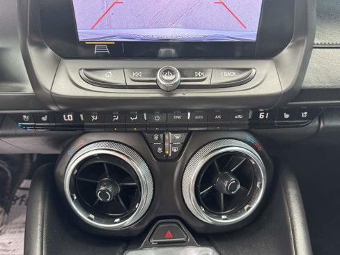 Used 2019 Chevrolet Camaro SS image 32