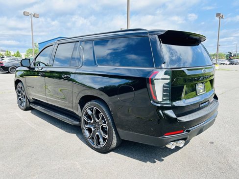 Used 2025 Chevrolet Suburban RST image 6