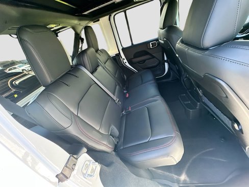 New 2025 Jeep Wrangler Unlimited Rubicon image 30