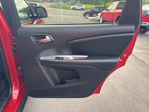 Used 2017 Dodge Journey SXT w/ Comfort/Convenience Group image 24