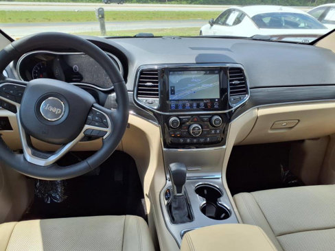 Used 2019 Jeep Grand Cherokee Limited w/ Luxury Group II image 10