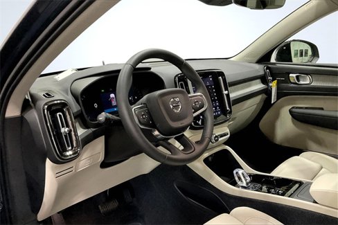 New 2026 Volvo XC40 B5 Ultra w/ Climate Package image 7