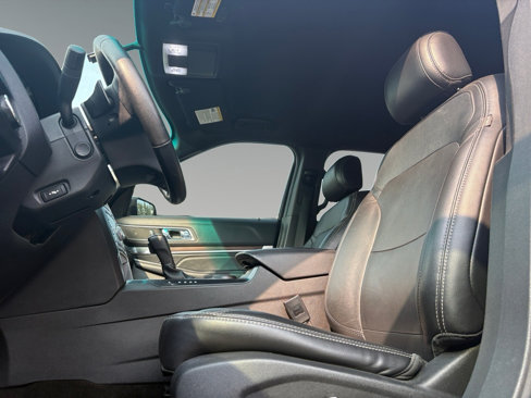 Used 2017 Ford Explorer Limited image 9