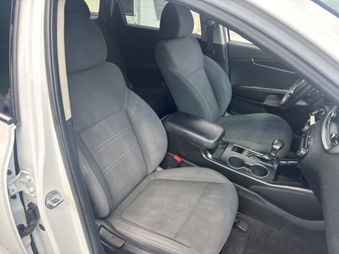 Used 2019 Kia Sorento LX w/ LX Convenience Package image 11