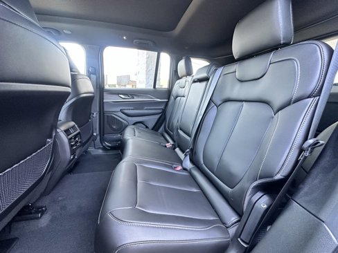 New 2025 Jeep Grand Cherokee Limited image 26