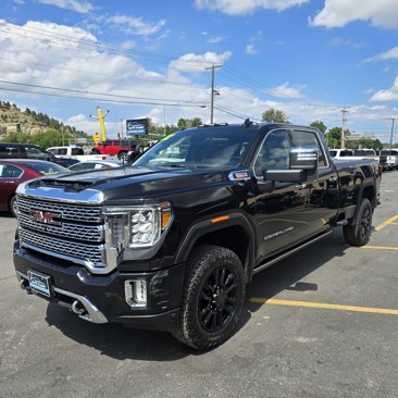 Used 2022 GMC Sierra 3500 Denali w/ Denali Black Diamond Edition image 7
