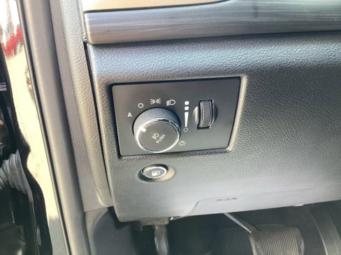 Used 2022 Jeep Grand Cherokee Laredo X image 30