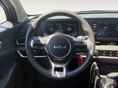 Used 2023 Kia Sportage LX image 12
