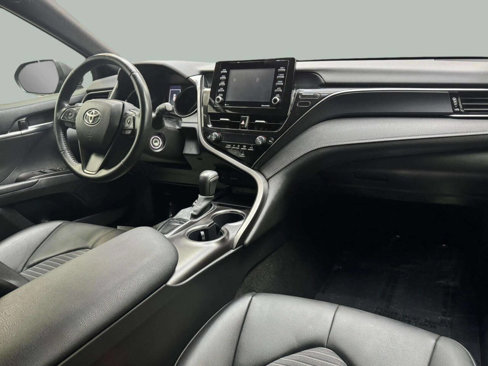 Used 2022 Toyota Camry SE image 7