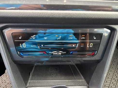 Certified 2024 Volkswagen Tiguan SE image 17