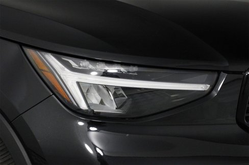Certified 2025 Volvo XC40 B5 Plus image 26