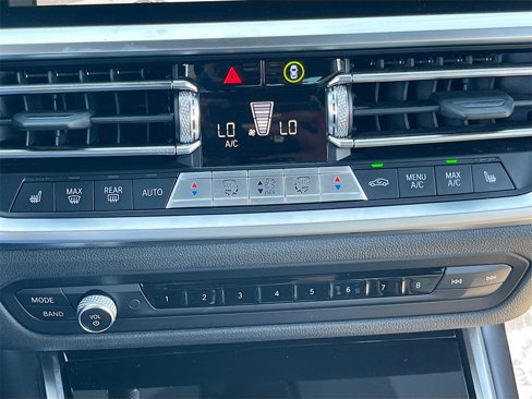Used 2022 BMW 230i Coupe w/ Premium Package image 16