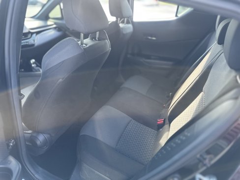 Used 2022 Toyota C-HR XLE image 27
