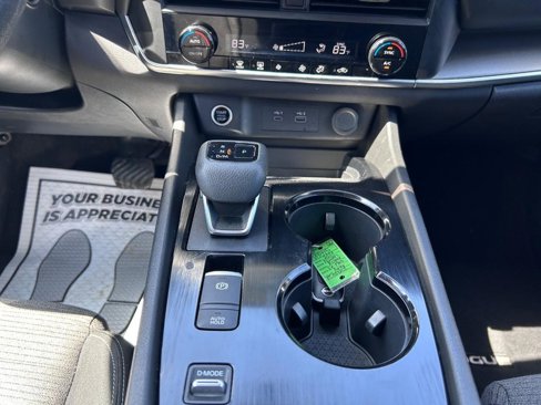 Used 2023 Nissan Rogue SV image 14