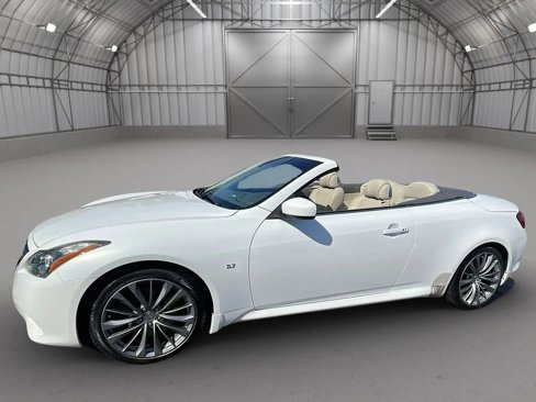 Used 2014 INFINITI Q60 Convertible w/ Premium Package image 17