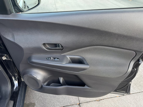 Used 2019 Nissan Kicks S image 18