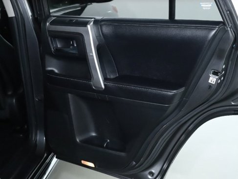 Used 2016 Toyota 4Runner Limited image 32