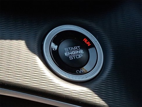 Used 2025 Jeep Grand Cherokee Altitude image 23