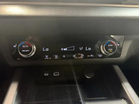 Used 2023 Mitsubishi Outlander SE image 21