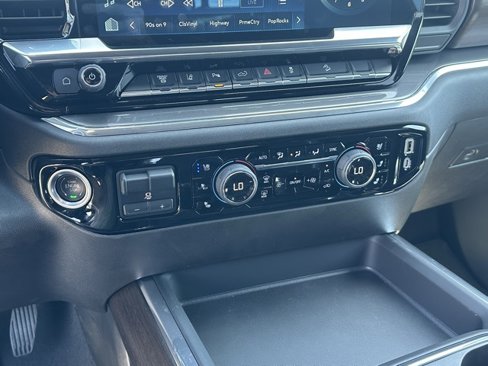 Used 2025 Chevrolet Silverado 3500 High Country w/ High Country Premium Package image 36