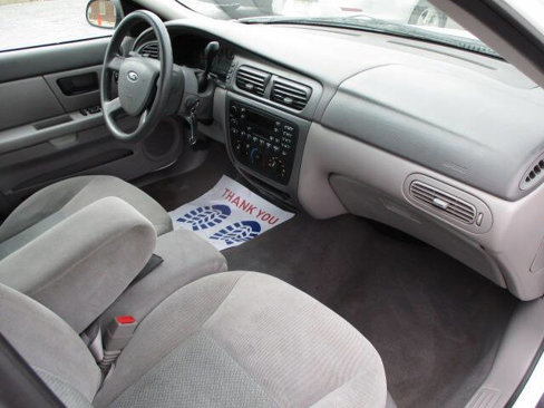 Used 2004 Ford Taurus LX image 19
