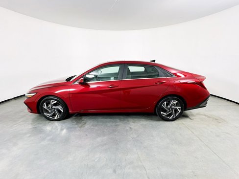 Certified 2025 Hyundai Elantra SEL image 8