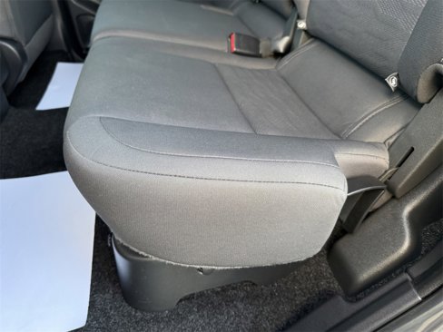 Used 2022 Nissan Frontier SV w/ Technology Package image 31