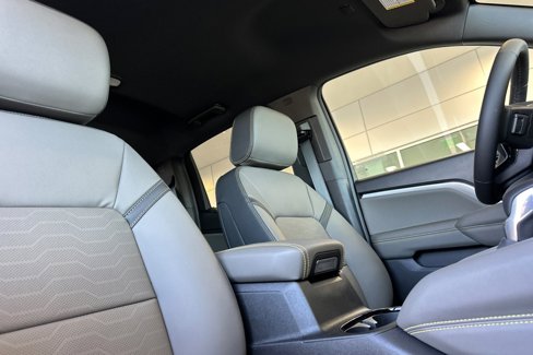 New 2026 Chevrolet Colorado ZR2 w/ Technology Package image 16