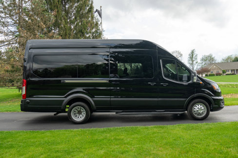 Used 2024 Ford Transit 350 XLT image 2