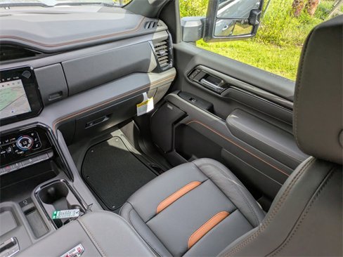 New 2026 GMC Sierra 2500 AT4 w/ AT4 Premium Plus Package image 18