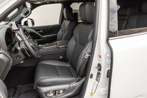 New 2025 Lexus LX 600 4WD w/ Luxury Package image 7