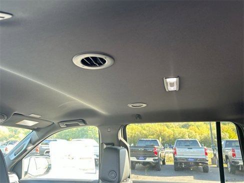 New 2025 Chevrolet Suburban High Country image 21