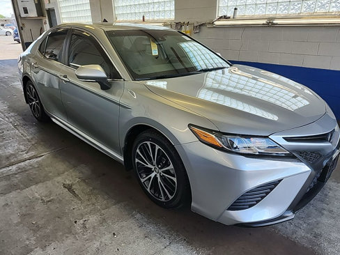 Used 2020 Toyota Camry SE image 5