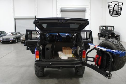 Used 1999 Jeep Cherokee Classic image 8