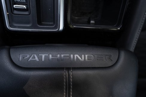 Used 2024 Nissan Pathfinder SV image 37