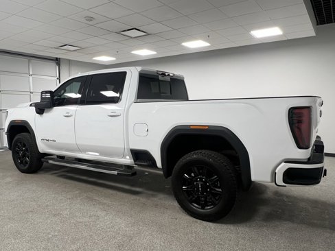 Used 2024 GMC Sierra 3500 AT4 w/ AT4 Preferred Package image 8