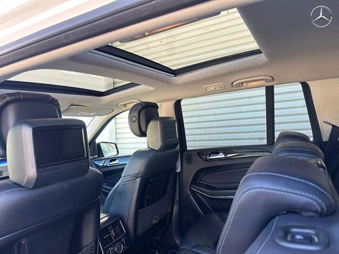 Used 2018 Mercedes-Benz GLS 550 4MATIC image 31