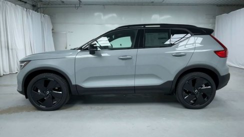 New 2026 Volvo XC40 B5 Ultra w/ Climate Package image 19
